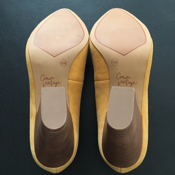 Like new condition.Yellow Crown Vintage heels. 10M - Picture 4 of 8